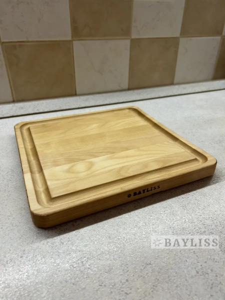 картинка Разделочная доска из березы 30х30х2 см от магазина BAYLISS